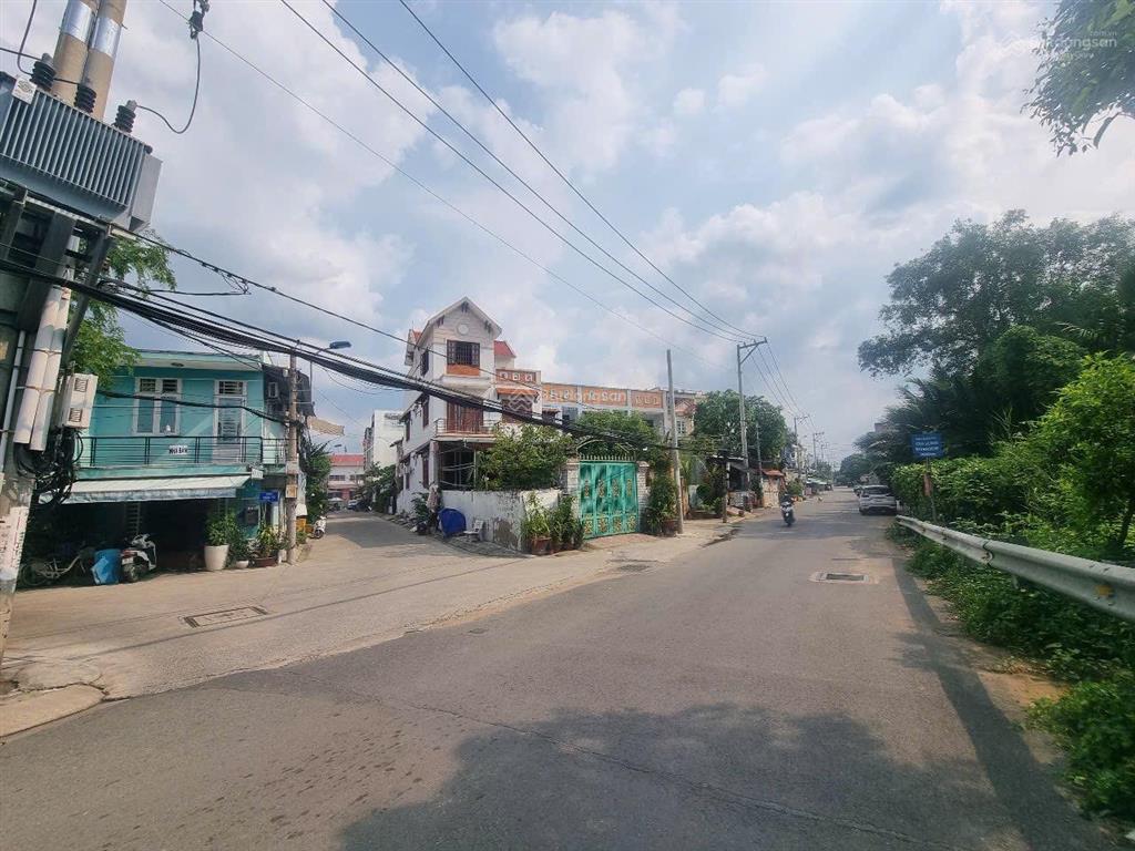 Đất 2mt trước và sau hẻm 1368 lê văn lương, phước kiển, 100m2.