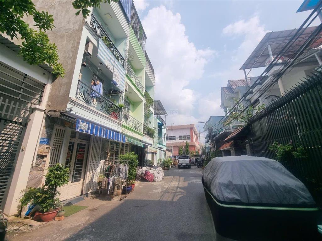 Đất 2mt trước và sau hẻm 1368 lê văn lương, phước kiển, 100m2.