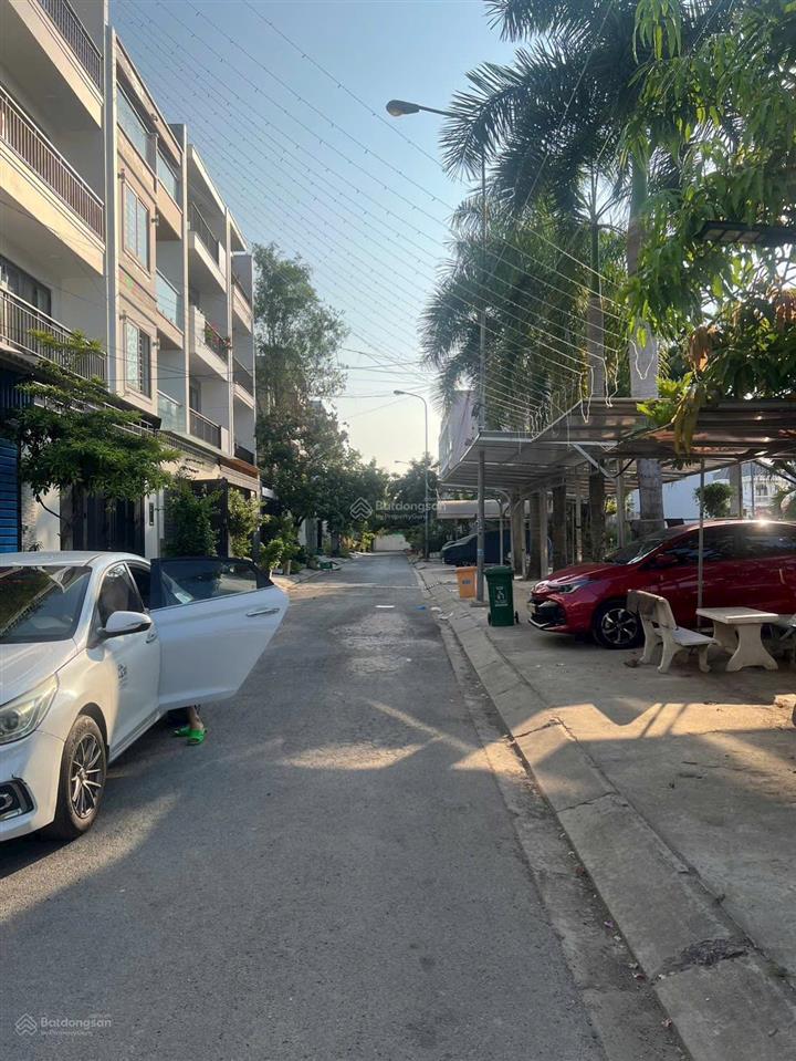 Nhà đối diện công viên kdc đào sư tích, phước kiển, nhà bè, 84m2