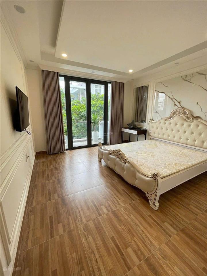 Cho thuê nhà full nội thất xịn sò, đường số