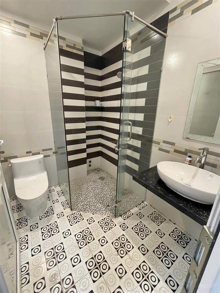 Cho thuê nhà full nội thất xịn sò, đường số