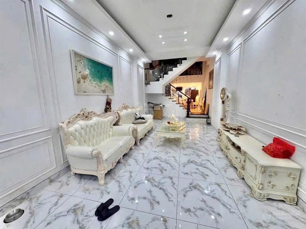 Cho thuê nhà full nội thất xịn sò, đường số