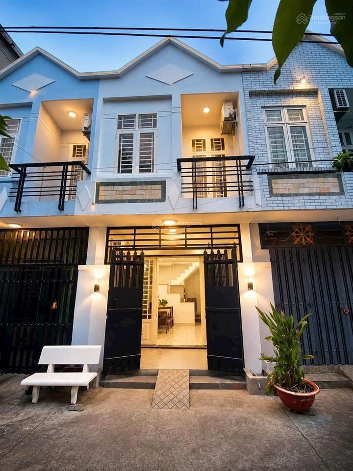 Nhà nguyên căn hẻm 1368 lê văn lương. phước kiển