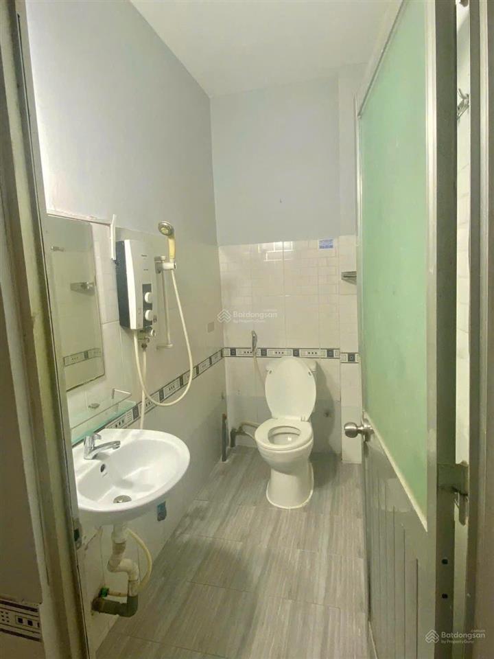 Nhà nguyên căn hẻm 1368 lê văn lương. phước kiển