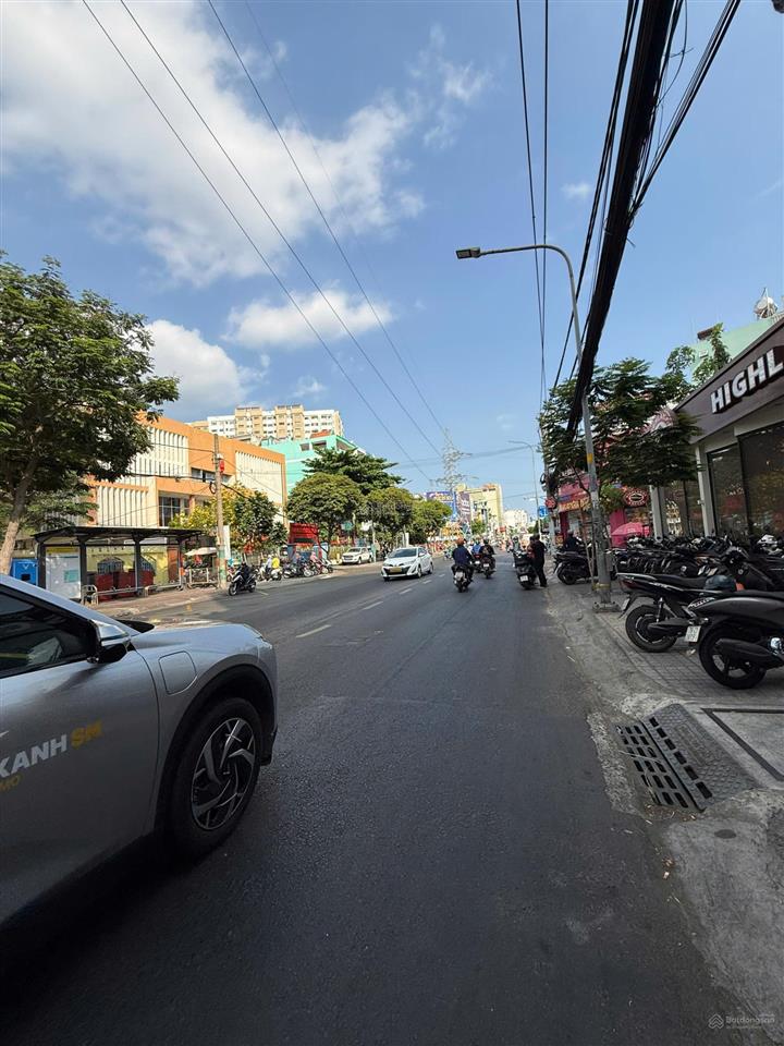Siêu phẩm tòa nhà 7 tầng  291293295 đường âu cơ, thu nhập 300 triệu  giá đầu tư siêu lợi nhuận