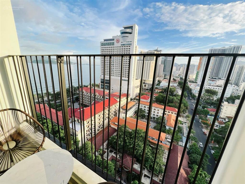 Thiện chí bán cặp căn studio toà nam view biển gold coast nha trang. đã có sổ cá nhân