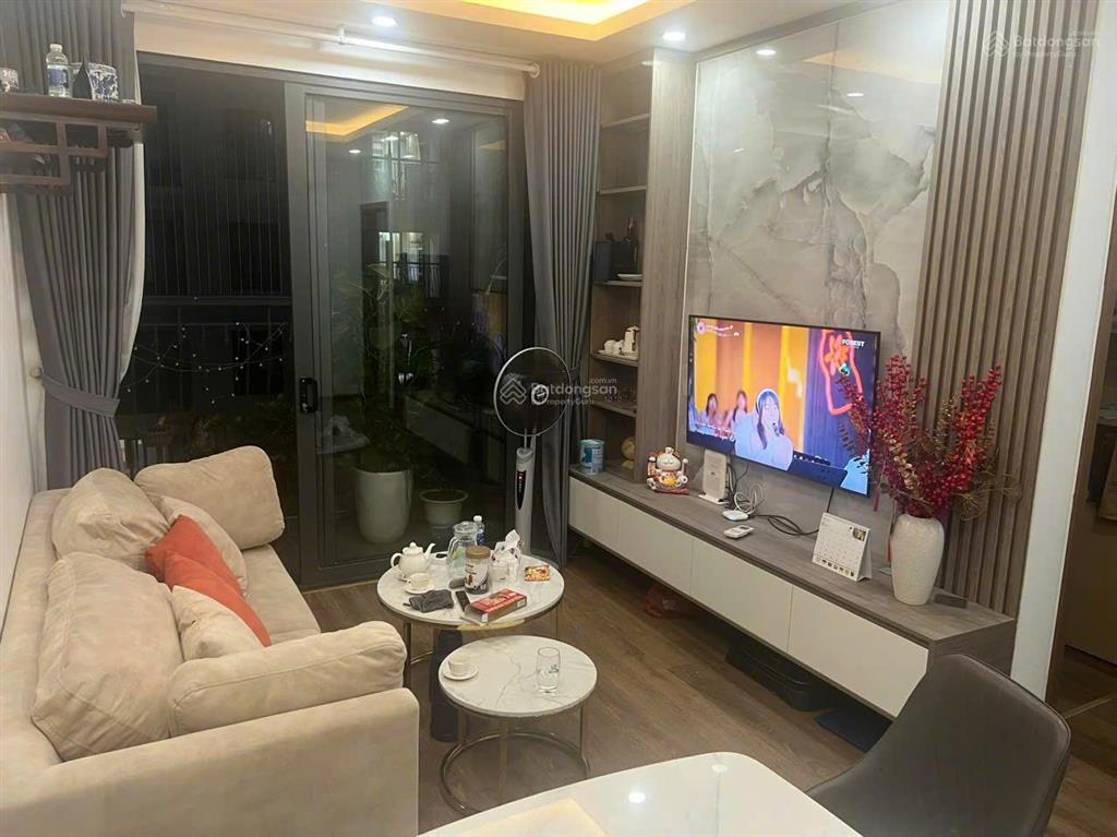 Quỹ thuê chung cư hoàng mai full nội thất đẹp/ban công hướng mát/giá chuẩn