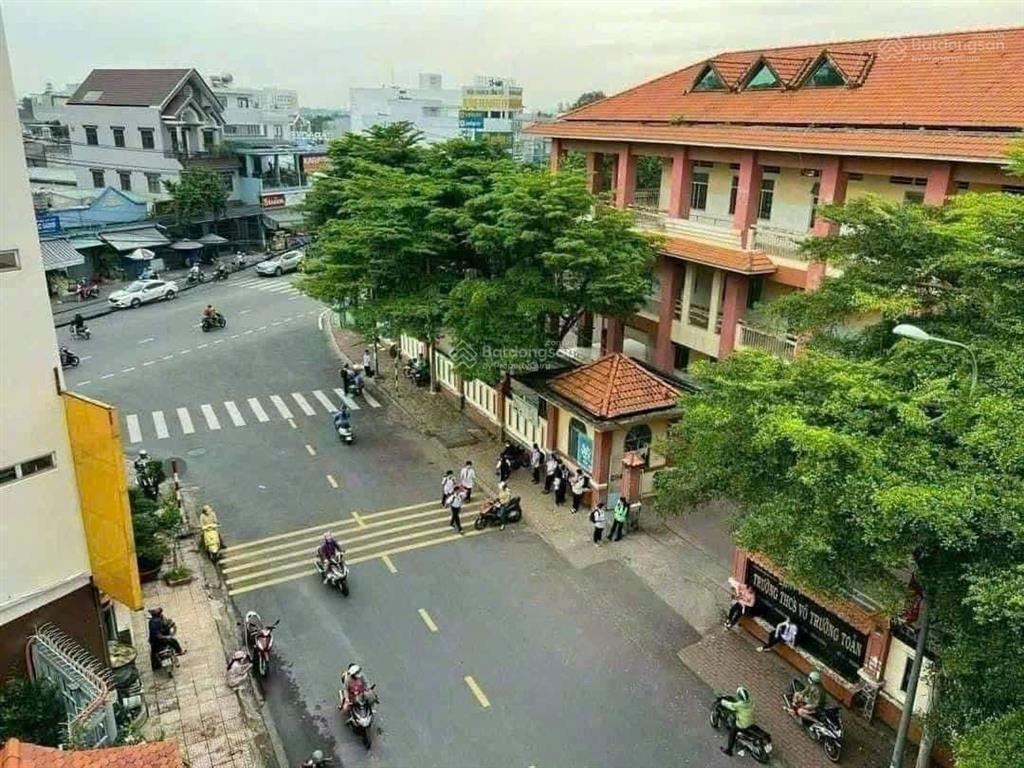 Bán đất 100m2 tại đường c, ku trung tâm hành chính tp dĩ an. nay là tp hcm. chỉ 7 tỷ 300