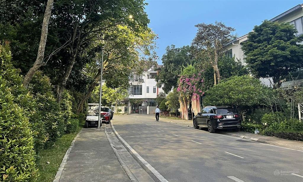 Chính chủ cần bán biệt thự 189m2 gamuda, giá 58 tỷ, full nội thất.  0975 841 ***
