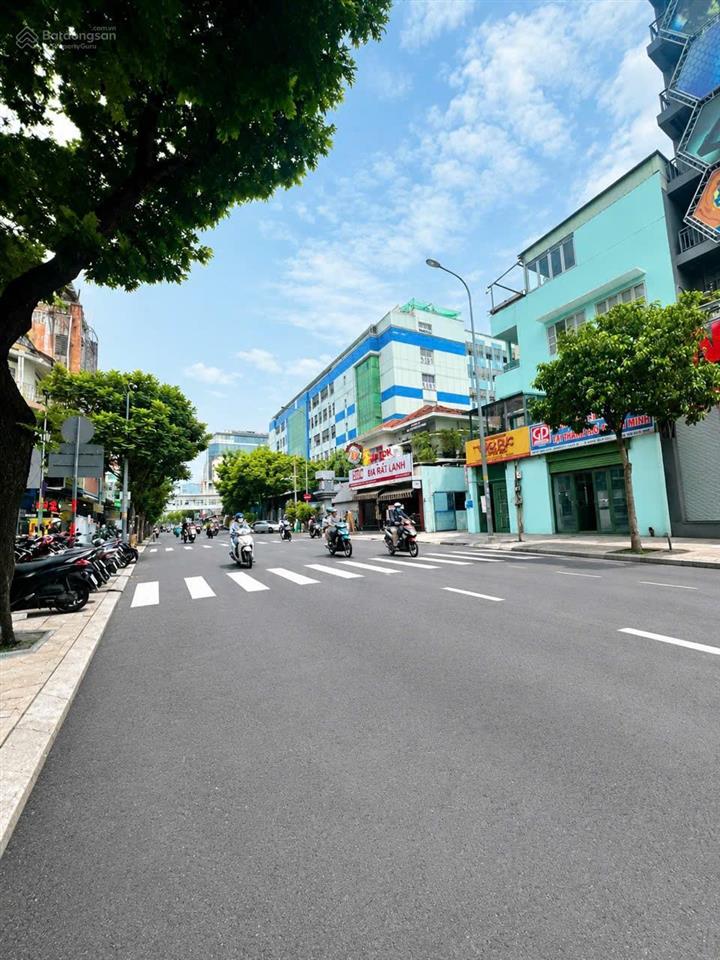 Toà nhà gần vòng xoay dân chủ ~2500m2 vị trí trung tâm giá thoả thuận 0886 666 ***