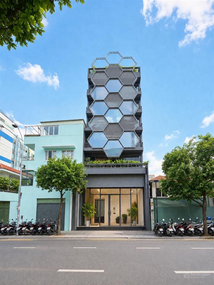 Toà nhà gần vòng xoay dân chủ ~2500m2 vị trí trung tâm giá thoả thuận 0886 666 ***