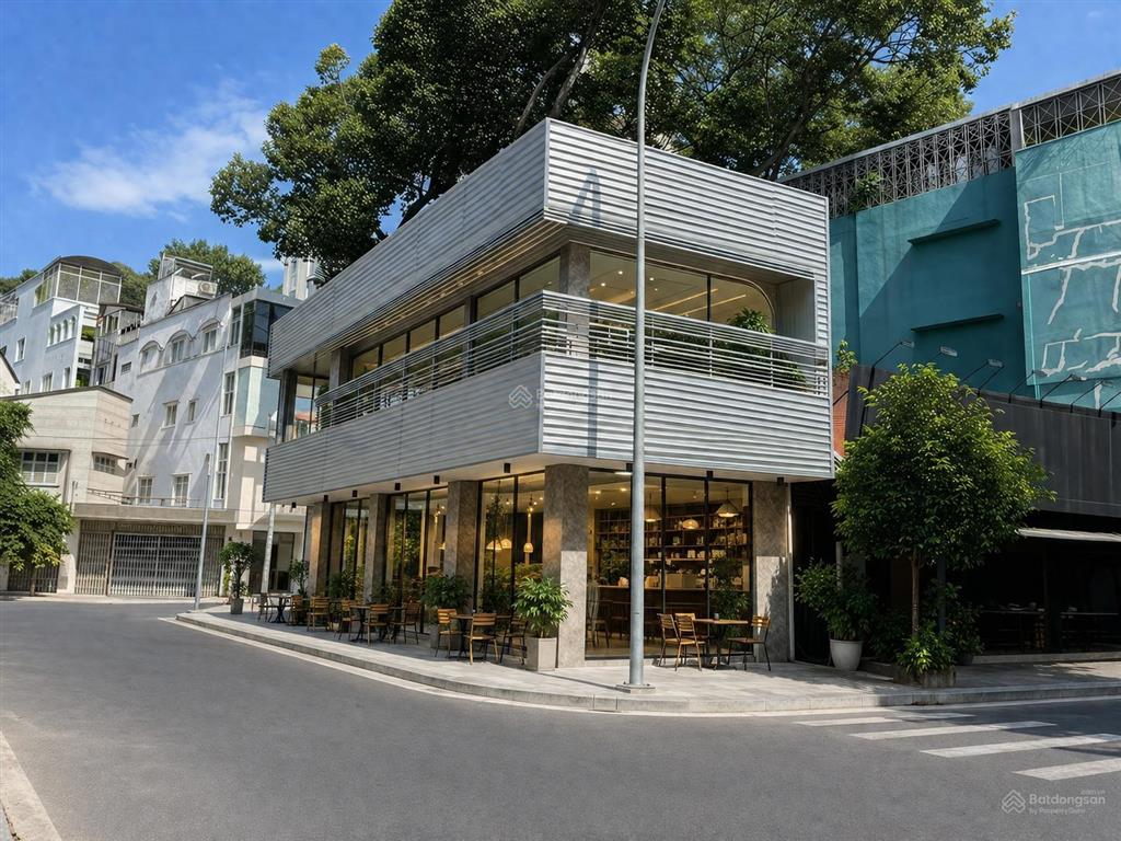 Cho thuê mặt bằng góc 3 mặt tiền ngang 12m view đẹp giá tốt  0886 666 ***