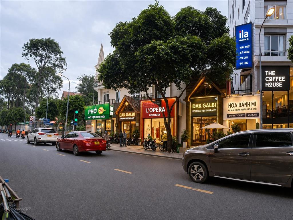 Mặt tiền nguyễn trãi  tuyến đường thời trang cao cấp  vị trí thương hiệu ngay ngã tư 0886 666 ***