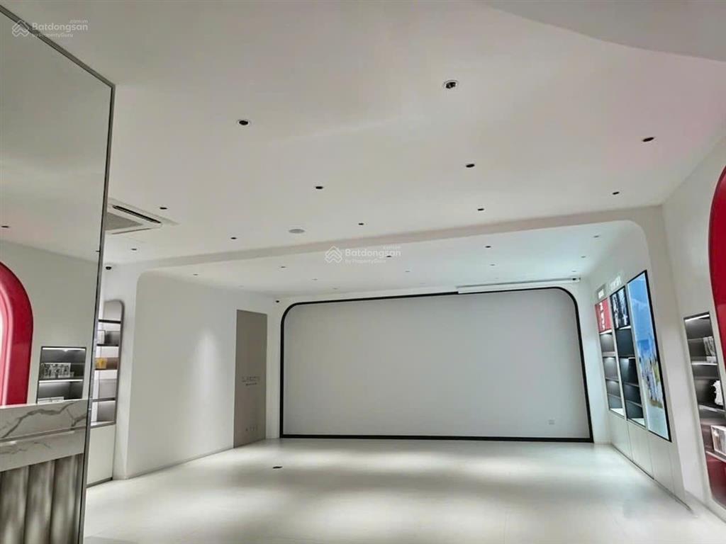 Mặt bằng trệt mặt tiền khu tân định  ngang 7m  sử dụng 100m² giá 38 triệu   0886 666 ***