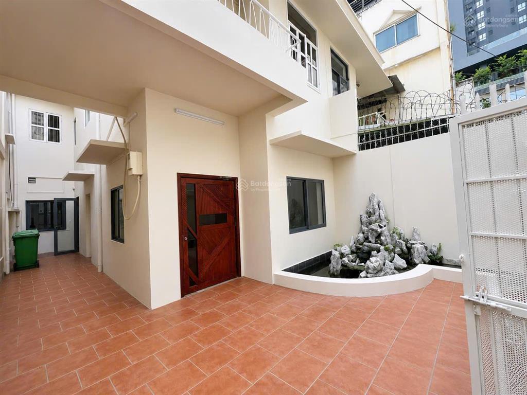 Biệt thự gần nguyễn văn trỗi  trệt 2 lầu  giá 55 triệu   0886 666 ***