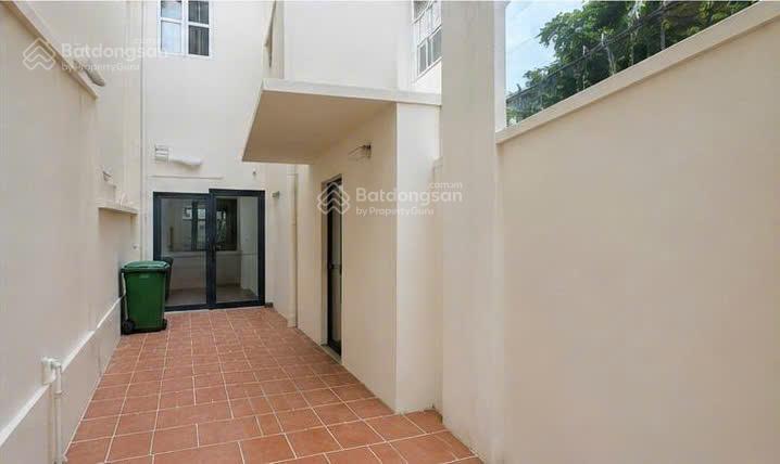 Biệt thự gần nguyễn văn trỗi  trệt 2 lầu  giá 55 triệu   0886 666 ***