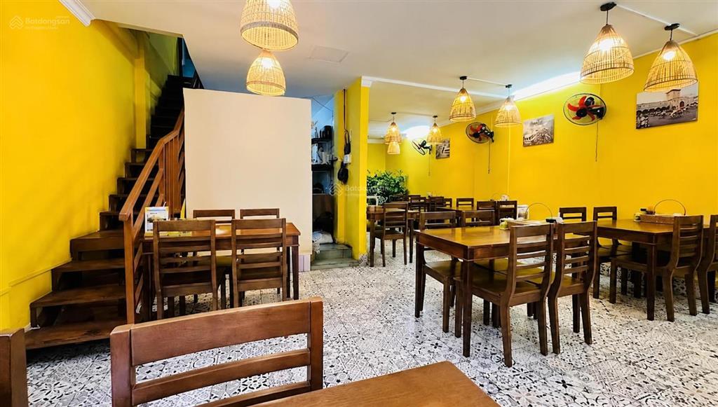 Cho thuê nhà ngay đài truyền hình quận 1 ngang 6m  0886 666 ***