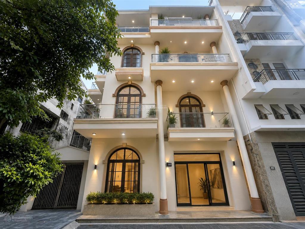 Cho thuê nhà ngang 15m quận 3  gần vòng xoay dân chủ  0886 666 ***