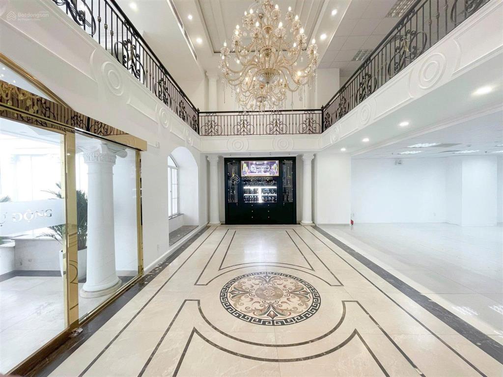 Mặt bằng trệt vị trí đẹp ngay khu trần hưng đạo quận 1 290m2 sử dụng   0886 666 ***