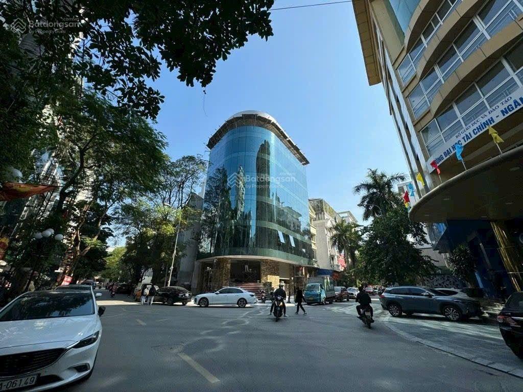 Bán tòa nhà lô góc 1 hầm + 7 tầng nổi đường đức diễn, phường phú diễn, tp hà nội 68 tỷ