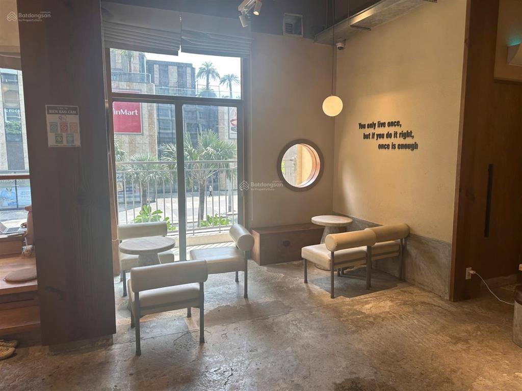 Shophouse hiếm tại landmark 81 vị trí đắc địa ngay trung tâm thương mại, lượng khách ổn định