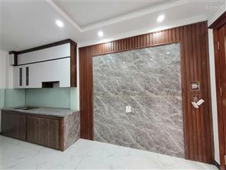 Hiếm có khó tìm  nhà mới 5 tầng, 2 thoáng  cự khối, long biên  chỉ hơn 3tỷ