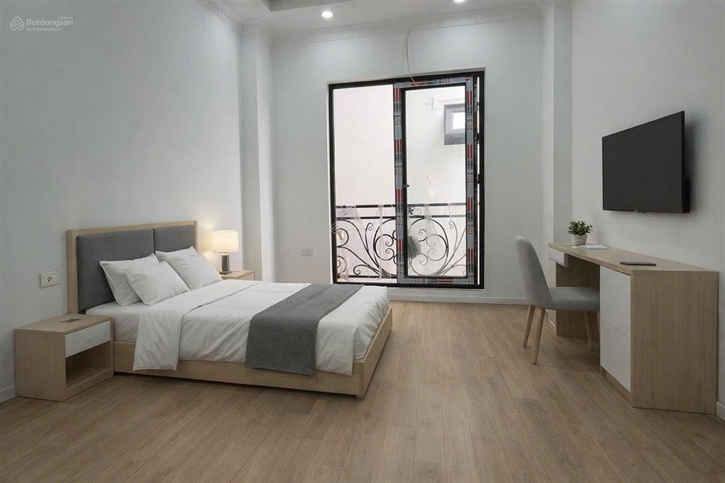 Hiếm có khó tìm  nhà mới 5 tầng, 2 thoáng  cự khối, long biên  chỉ hơn 3tỷ