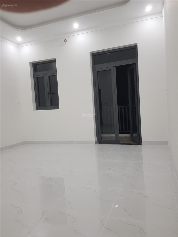 Phòng trọ trong nhà nguyên căn, có ban công, cửa sổ, mới, an ninh, thoáng mát, yên tĩnh