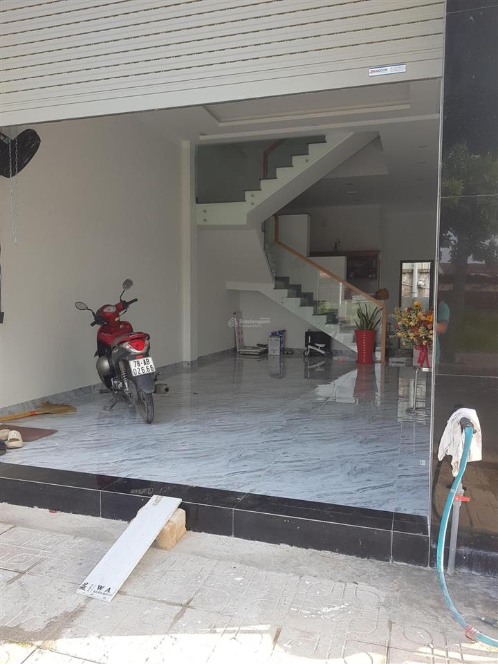 Phòng trọ trong nhà nguyên căn, có ban công, cửa sổ, mới, an ninh, thoáng mát, yên tĩnh