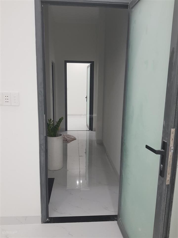 Phòng trọ trong nhà nguyên căn, có ban công, cửa sổ, mới, an ninh, thoáng mát, yên tĩnh