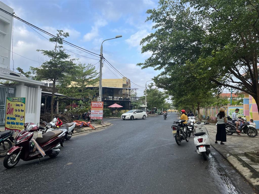 Bán gấp lô rẻ nhất phố chợ kinh doanh, ven biển nam đà nẵng  giá chỉ 2,2 tỷ