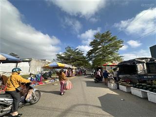 Chính chủ bán gấp lô đất  trục đường kinh doanh phố chợ  cách biển chỉ 800m  giá chỉ 2 tỷ 250