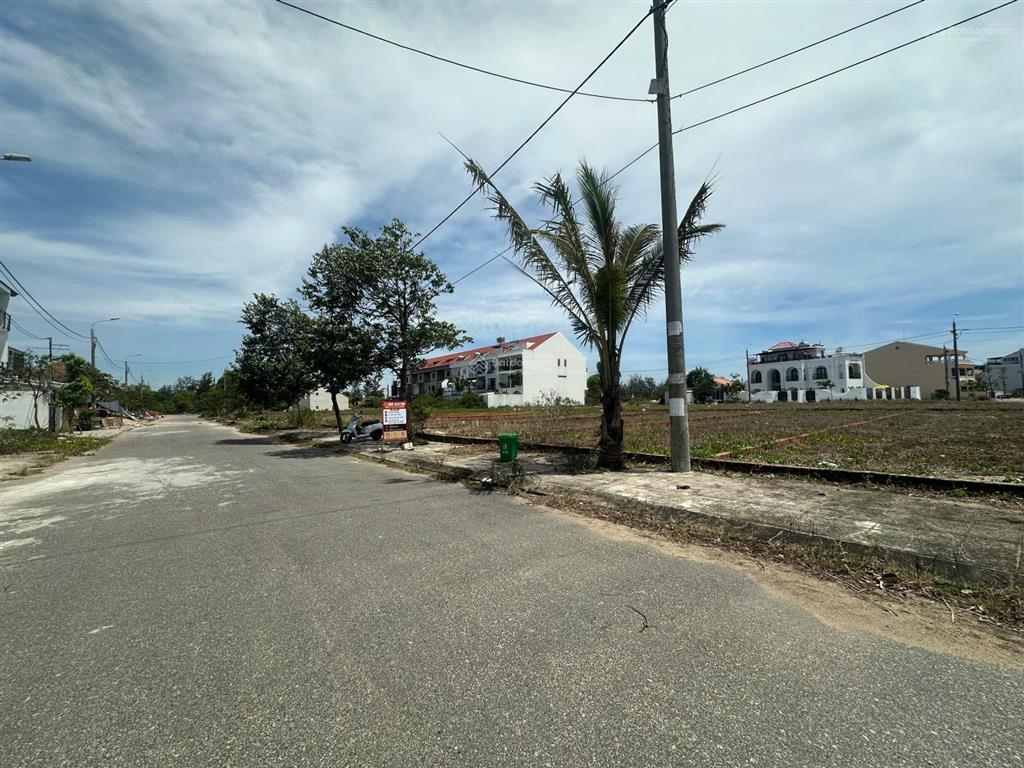 Bán lô đất hiếm ngay bãi tắm an bàng, hội an  233m2 (ngang 7m5)  giá đầu tư