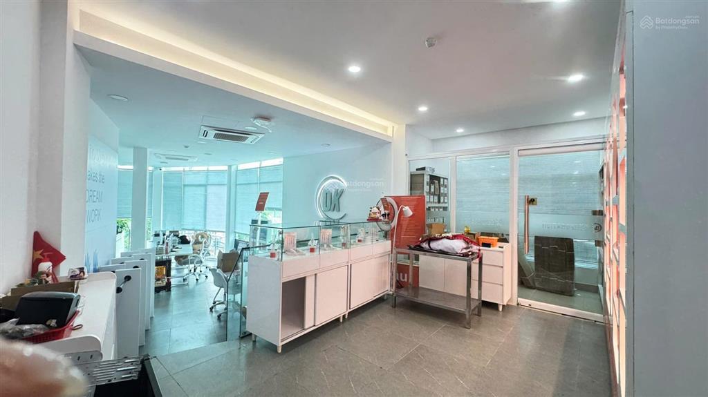 Góc 2mt yersinlthg, bến thành q1, tầng 345sân thượng cho thuê hoặc thuê lẻ từng sàn