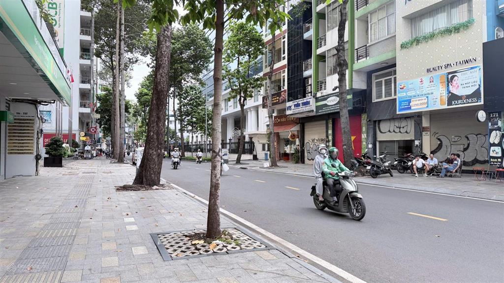 Nhà mặt tiền nguyễn công trứ, bến thành 4,5x12m 3 lầu  0799 863 ***