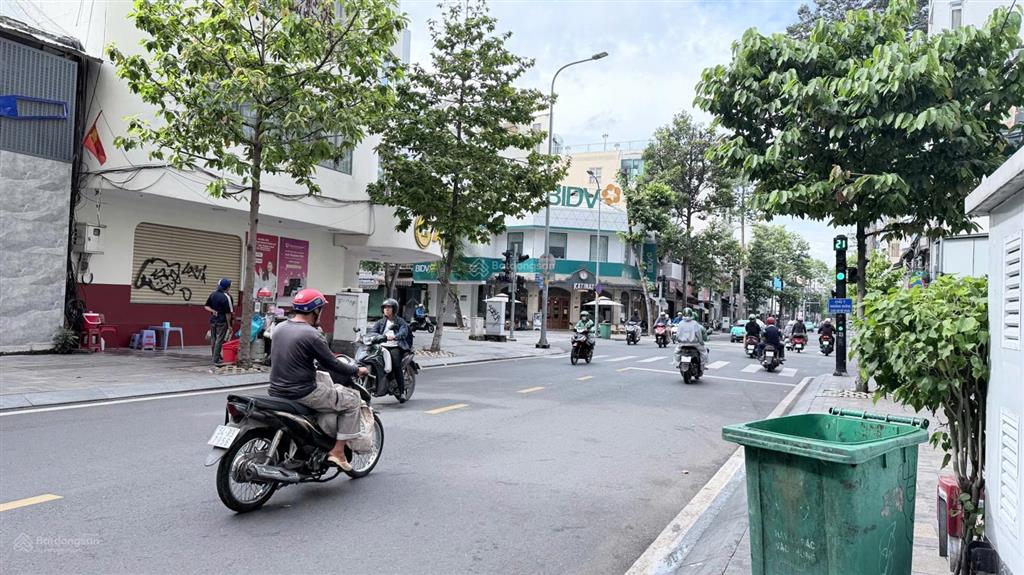 Nhà mặt tiền nguyễn công trứ, bến thành 4,5x12m 3 lầu  0799 863 ***