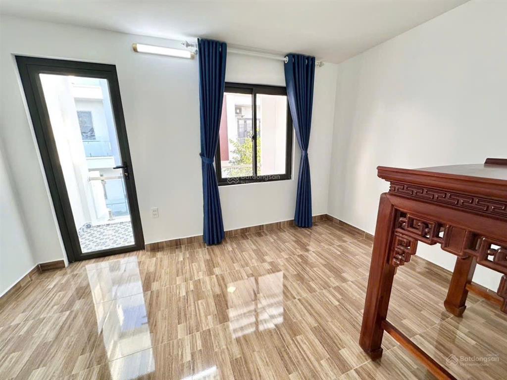 Chính chủ cần bán căn nhà diện tích gần 50m2 đẹp nhất khu đô thị him lam  0357 864 ***