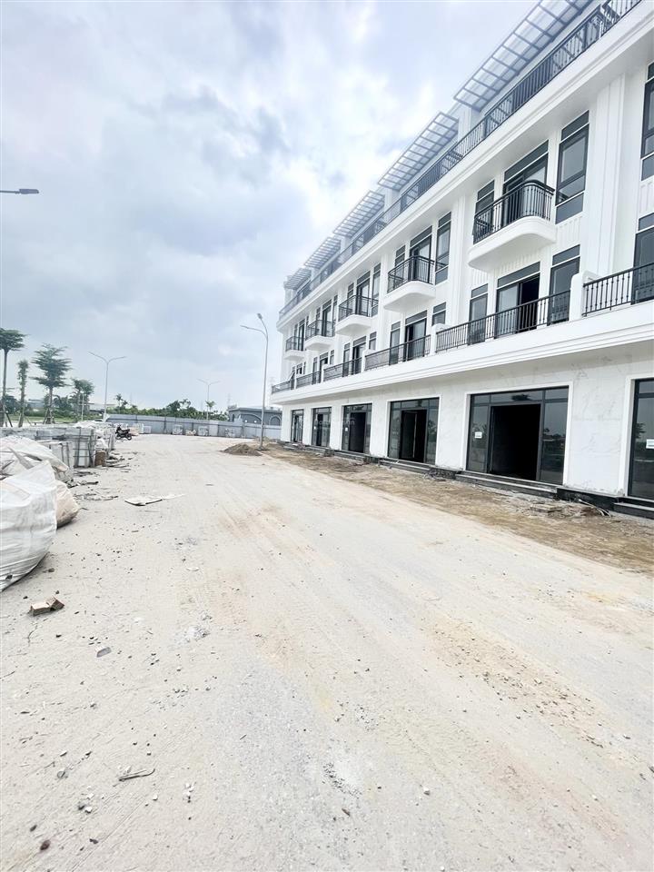 Hot! bán chuyển nhượng căn hp2 view công viên vị trí đẹp hiếm có.  e nguyên 0357 864 ***