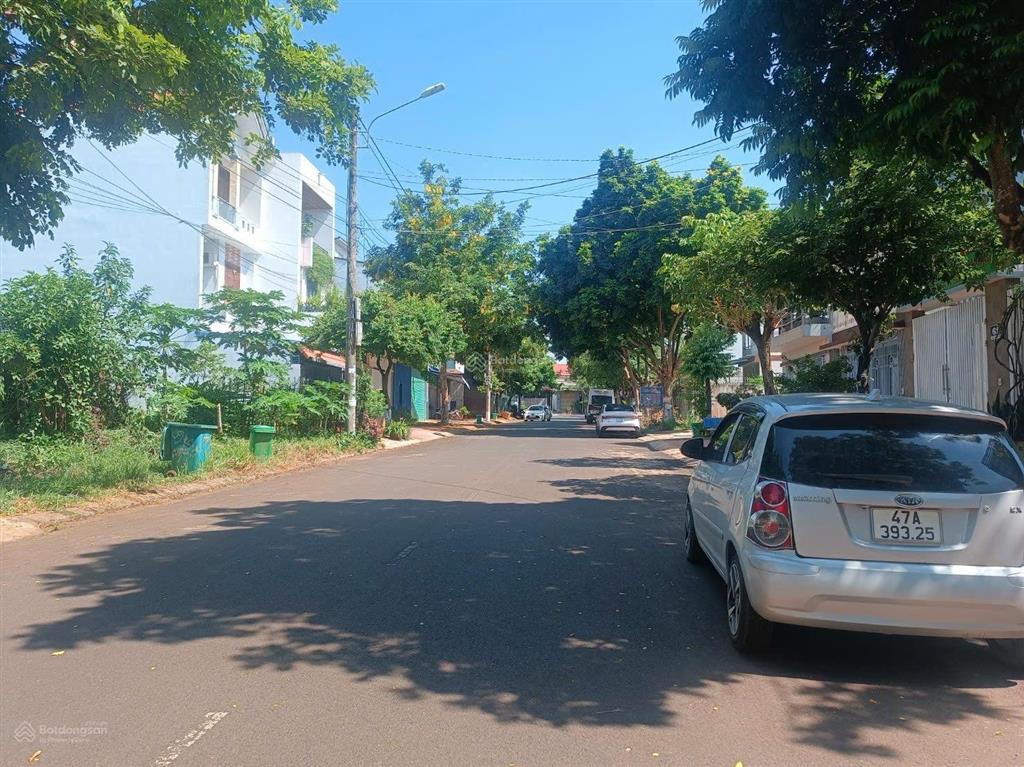 Đất mặt tiền kpa nguyên metro  bmt đẹp không lỗi. cách lý thái tổ 50m. vừa ở vừa kinh doanh  bmt