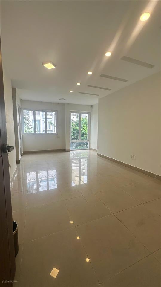 Bán nhà mặt tiền tại nguyễn thượng hiền, 9,5 tỷ, 72,5 m2 bán gấp