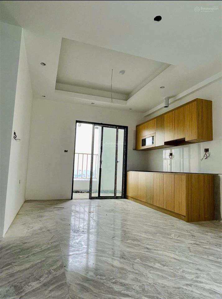 Bán căn hộ chung cư hoàng thịnh phát, mặt đường nguyễn trãi sắp vào ở.  0837 323 ***