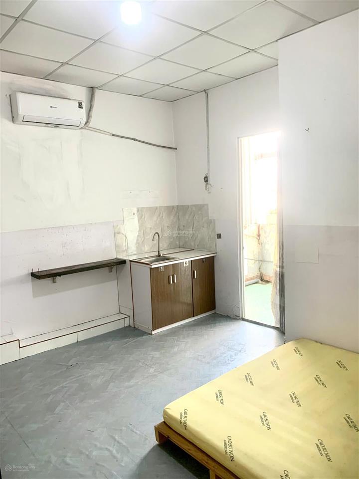 Chính chủ cho thuê phòng ban công rộng dãi thông thoáng