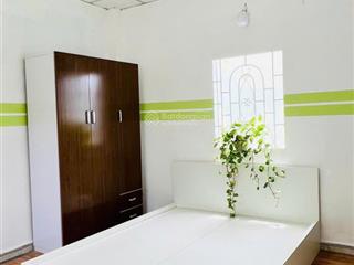 Chính chủ cho thuê phòng, căn hộ nguyên lầu 2 tách bếp, ban công riêng