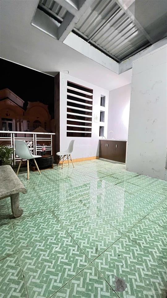 Chính chủ cho thuê phòng ban công lớn đầy đủ nội thất cao cấp