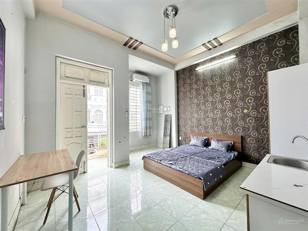 Chính chủ cho thuê phòng ban công lầu 2 cực rộng thông thoáng