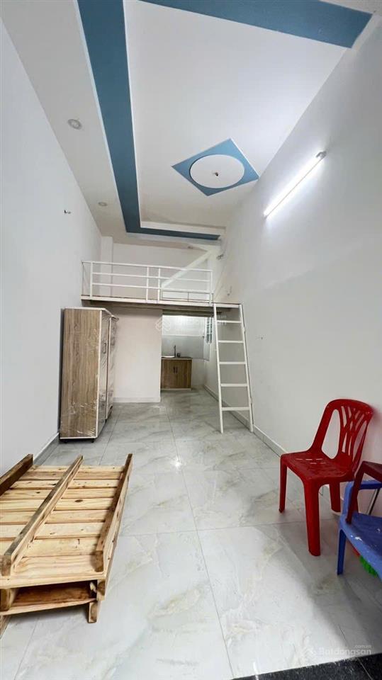 Cho thuê phòng gác giá rẻ 2tr5 giảm còn 2tr2. khu an ninh yên tĩnh