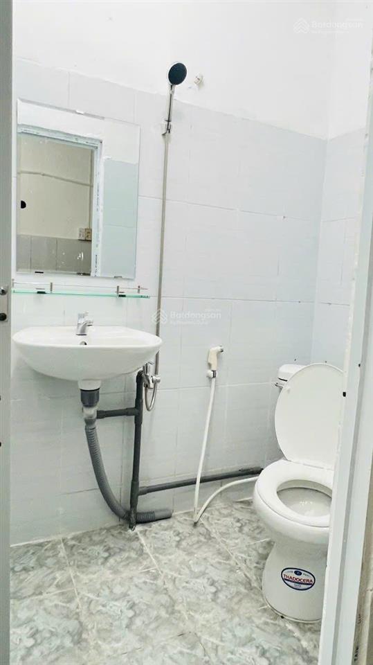 Phòng full nội thất lầu 1 rộng dãi phòng mới vào ở ngay
