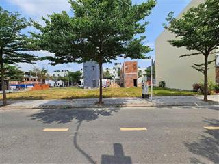 Cần bán lô đất ngay kcn vsip 2  mặt tiền dt.741  liền kề chợ trường vĩnh tân. sổ hồng riêng