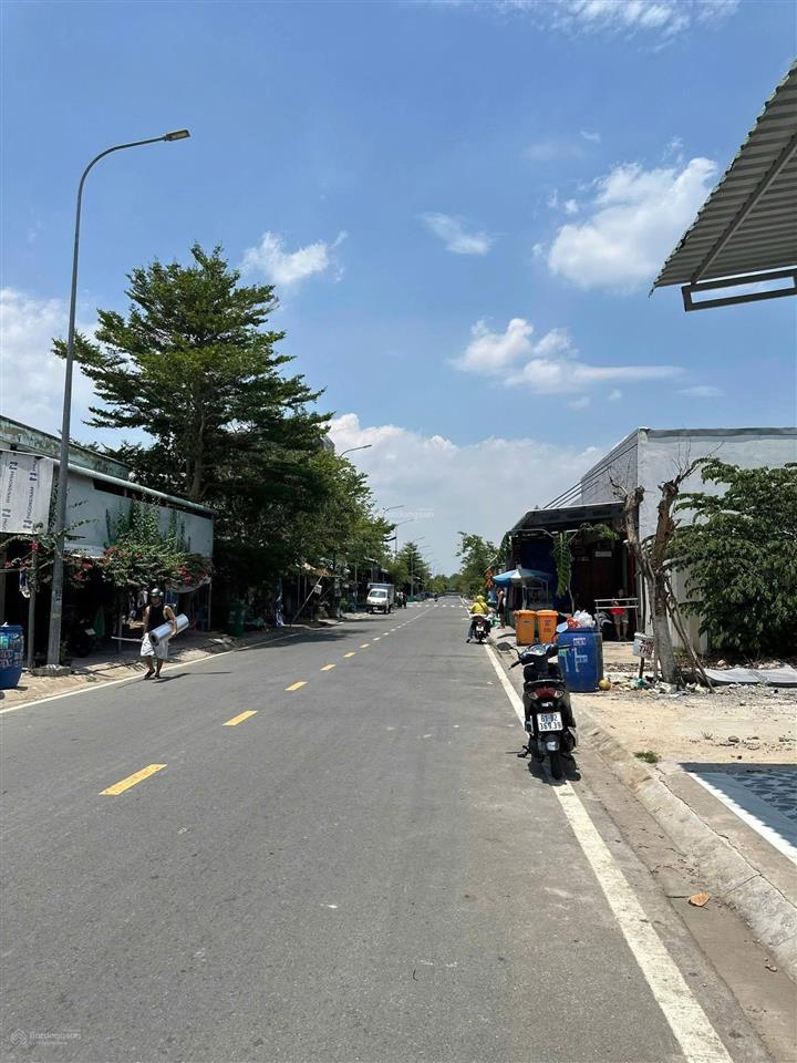 Cần bán lô đất 150m2 ngay vsip 2. gần ủy ban vĩnh tân. sổ hồng riêng