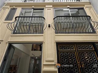 Hđt  150 triệu / tháng  toà chdv đường cmt8. quận 3 hầm 6 tầng ( 6,5 x 16m )  25 phòng 28,5 tỷ